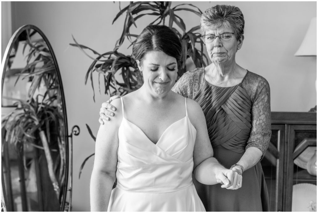 Mom and daughter on wedding day