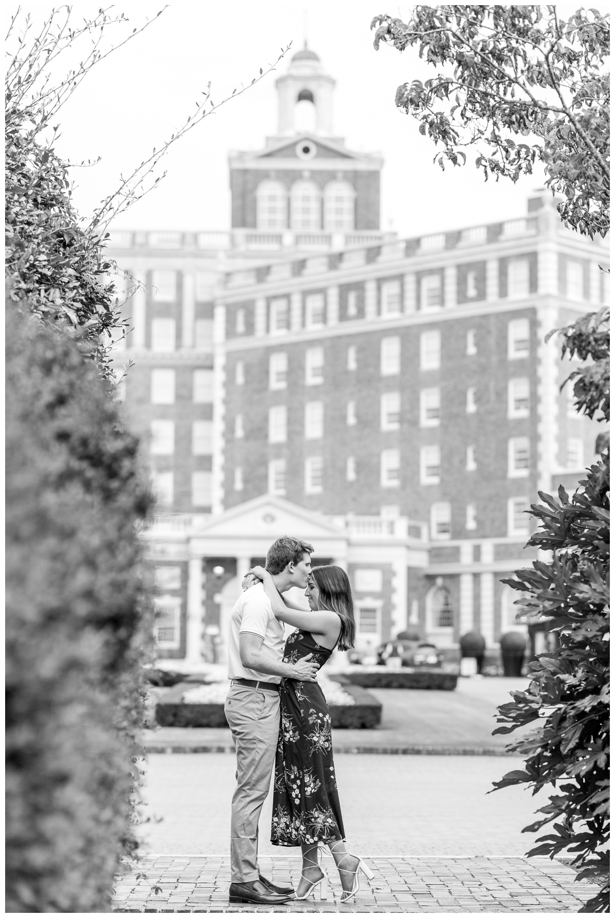 forehead kiss in front of cavalier hotel
